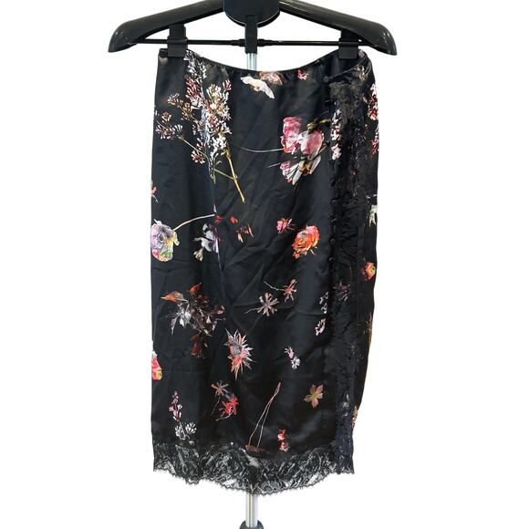 Victoria's Secret Dresses & Skirts - NWT Victoria's Secret Black Floral Skirt Women's Sz M